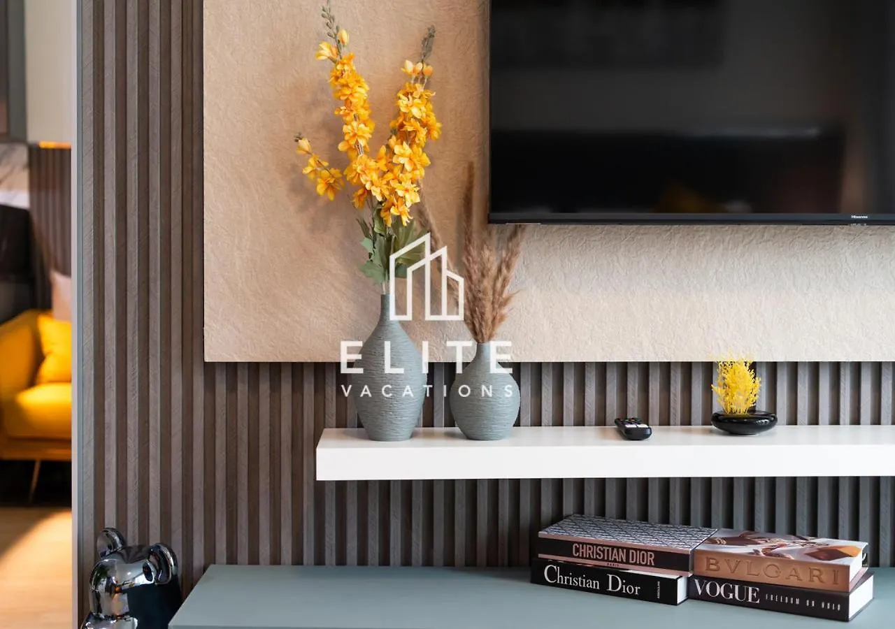Smart Studio In Downtown Perfect For Staycation Dubai Apartment
